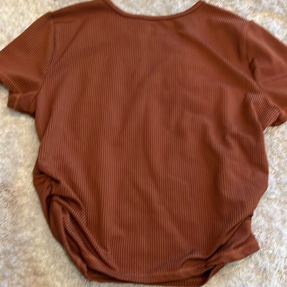 Hollister rust side ruched baby tee.  Size M. - Picture 3 of 6